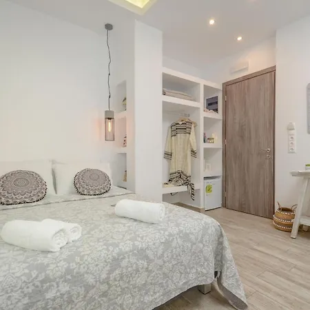 מלון Saint George Naxos City