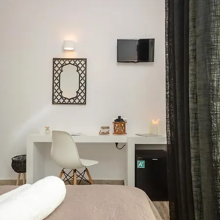 מלון Saint George Naxos City