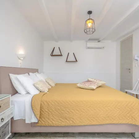 מלון Saint George Naxos City